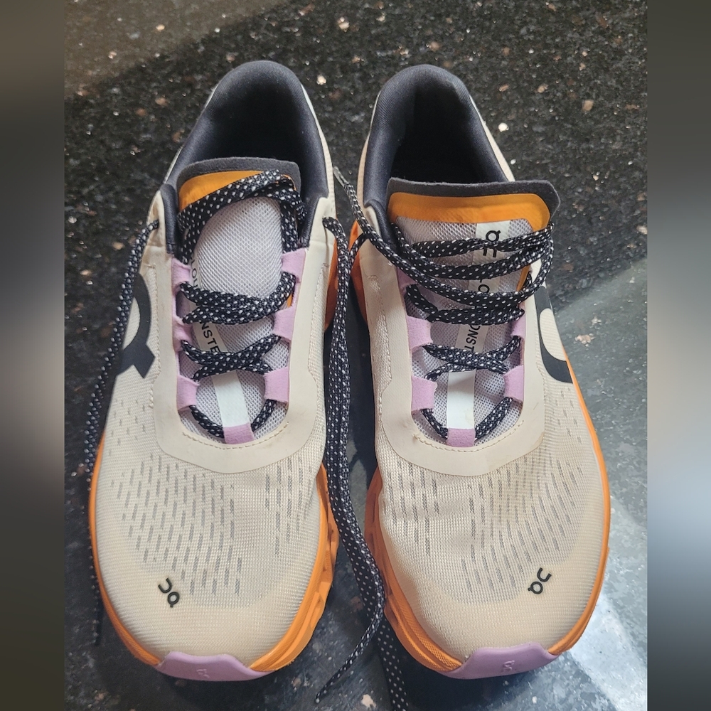 On Cloud sport shoes